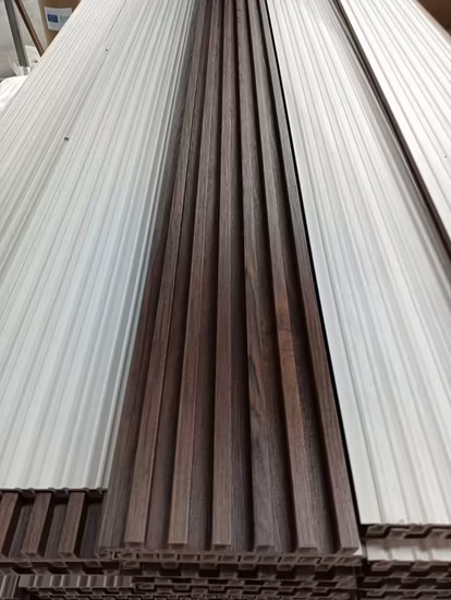 Günstige Outdoor-wasserdichte Eco-Holz-Verbundwandlamellen für den Außenbereich, dekorative WPC-Wandpaneele